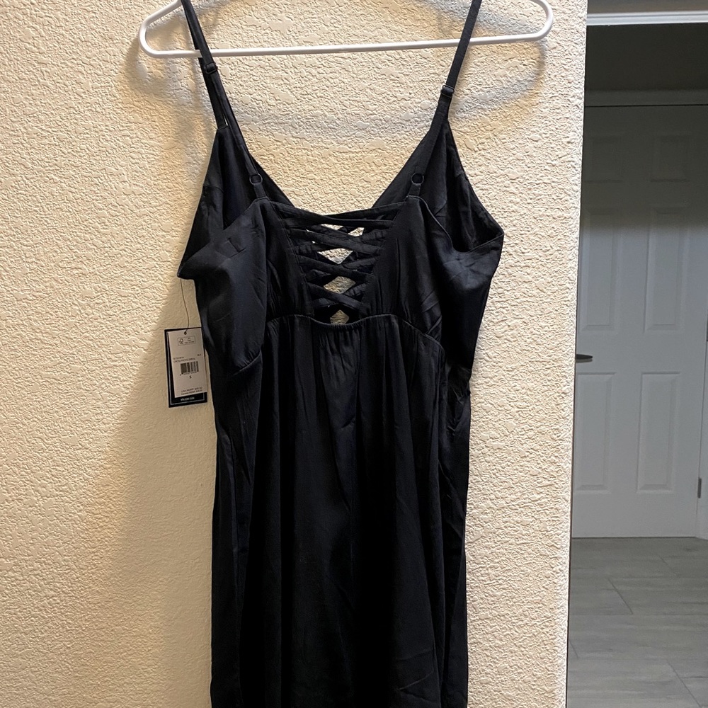 Volcolm Dress - Picture 2 of 4